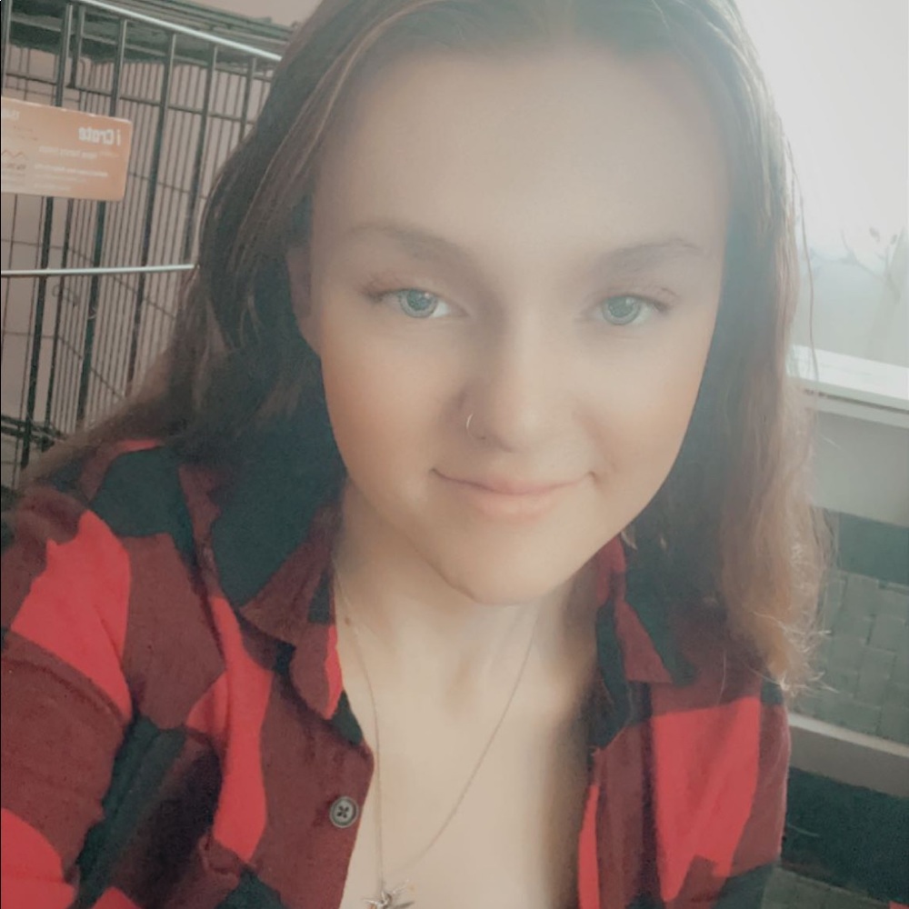 Meet your Posher, Leanna